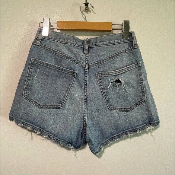 Uniqlo Women’s Distressed Denim Shorts - Picture 6 of 11